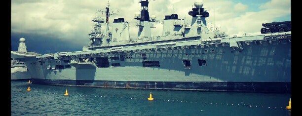 Portsmouth Naval Docks is one of Lieux qui ont plu à Carl.