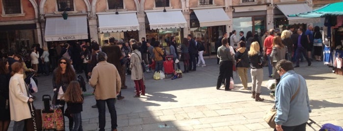 Al Merca' is one of Venice 2012.