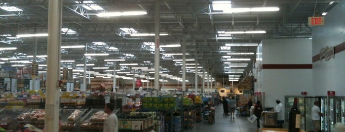 BJ's Wholesale Club is one of สถานที่ที่ Jameson ถูกใจ.