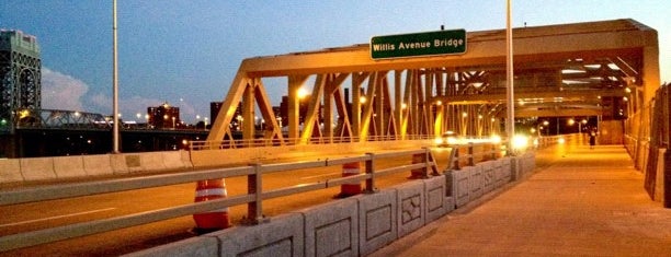 Willis Avenue Bridge is one of A.