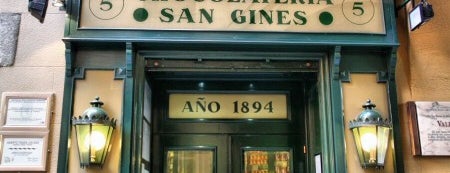 Chocolatería San Ginés is one of 30 cafés con encanto en Madrid.