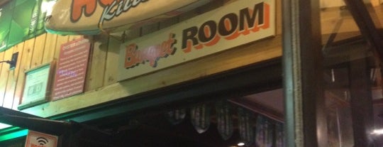 Hooters is one of Lugares favoritos de Carlos.