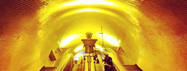 Metro Baixa-Chiado [AZ,VD] is one of สถานที่ที่บันทึกไว้ของ Marton.