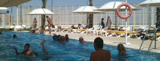 Lot Spa Dead Sea Hotel Ein Bokek is one of Tempat yang Disukai Nadiia.