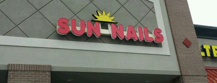 Sun Nails is one of Locais curtidos por Jeremy.
