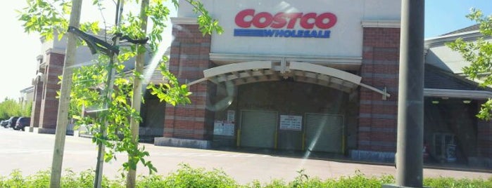 Costco is one of Locais curtidos por Jeff.