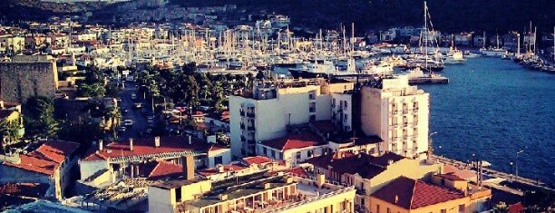 Çeşme is one of İzmir.