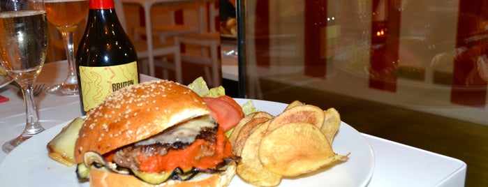 Lupo Bistrot e Burger Bar is one of S'Notes Best Venues in Milan.