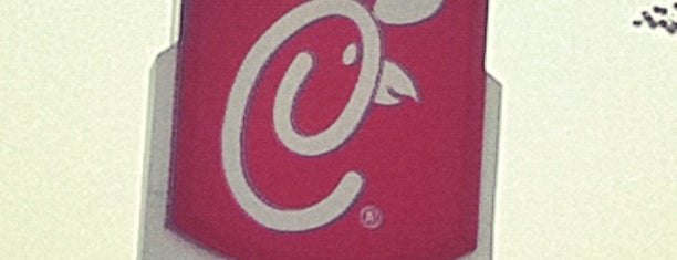 Chick-fil-A is one of Lugares favoritos de ᴡ.
