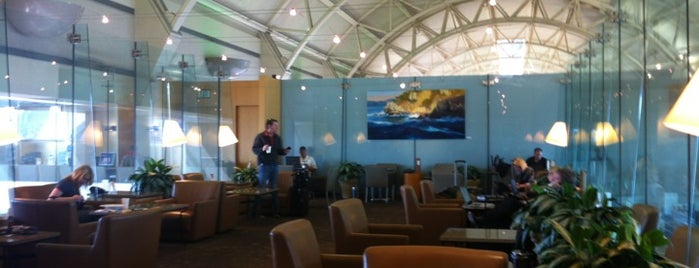 American Airlines Admirals Club is one of Tempat yang Disukai Todd.