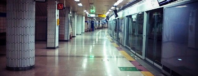 Gaehwasan Stn. is one of Subway Stations in Seoul(line5~9).