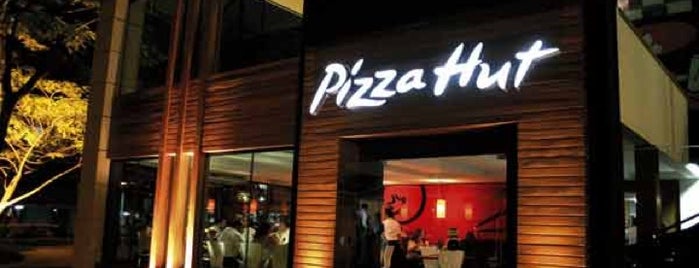 Pizza Hut is one of Locais curtidos por Vinicius.