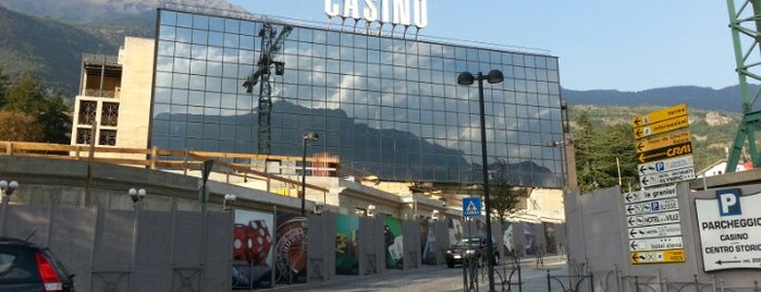 Casino de la Vallée is one of life night.