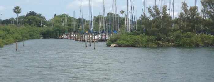 Gulfport Municipal Marina is one of Member Discounts: Florida.