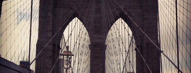 Brooklyn Bridge Promenade is one of Посмотреть в NYC.