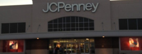 JCPenney is one of Tempat yang Disukai Christina.