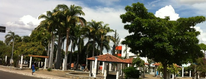 Praça Coronel Zeca Leite is one of Tempat yang Disukai Luiz Frederico.