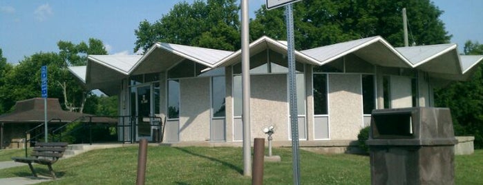 I-64 East Rest Area is one of Tempat yang Disukai barbee.