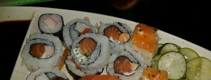 Kemono Sushi Bar is one of Favoritos.