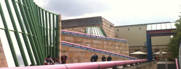 Staatsgalerie Stuttgart is one of Yarışmayla Yap'ılanlar.