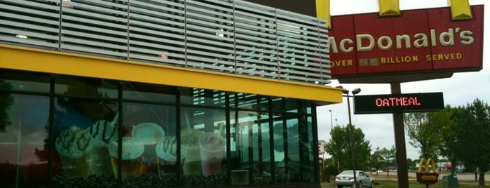 McDonald's is one of Lieux qui ont plu à Phyllis.
