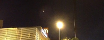 McDonald's is one of สถานที่ที่ Ricardo ถูกใจ.