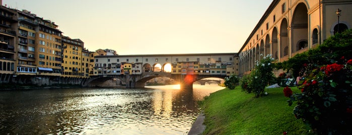 ヴェッキオ橋 is one of Florence Bars, Cafes, Food, POI.