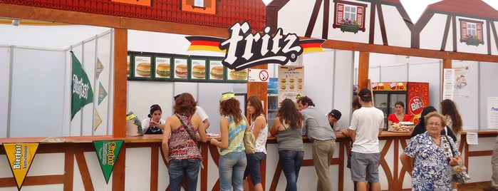 Fritz is one of Comida Plastica.