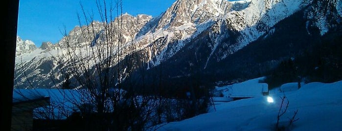 Les Houches is one of Chamonix Unlimited.