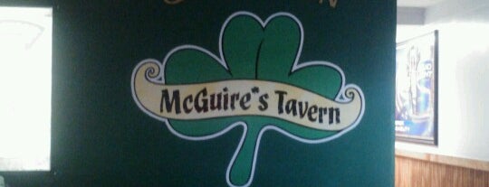 McGuire's Tavern is one of Lugares favoritos de Becky Wilson.
