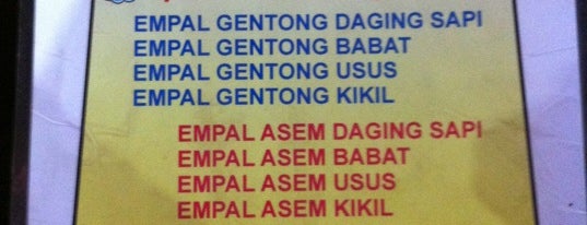 Empal Gentong H. Apud is one of Satrio'nun Beğendiği Mekanlar.