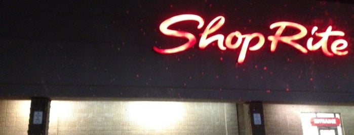 ShopRite is one of สถานที่ที่ Lizzie ถูกใจ.