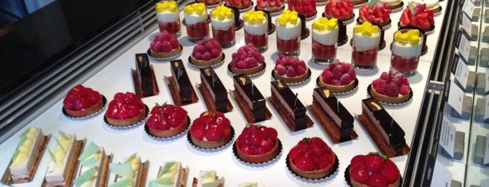 Patisserie Bossu is one of Lugares favoritos de Alexandra.