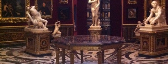 Galleria degli Uffizi is one of Italy.