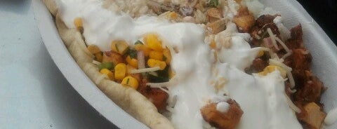 Chipotle Mexican Grill is one of Posti che sono piaciuti a Adrienne.