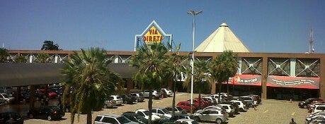 Via Direta Shopping Center is one of Lugares em Natal.