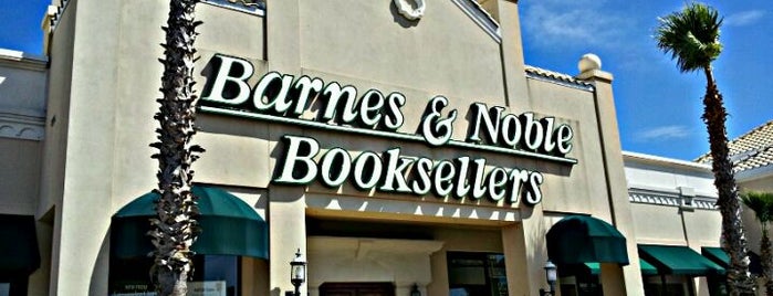 Barnes & Noble is one of สถานที่ที่ Adam ถูกใจ.