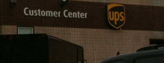 UPS Customer Center is one of Locais curtidos por Anthony.