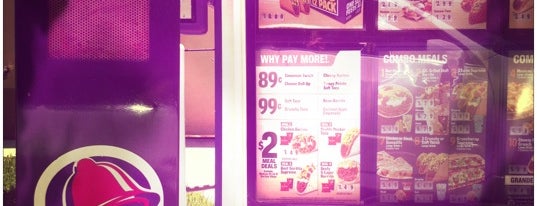 Taco Bell is one of Hannahさんのお気に入りスポット.