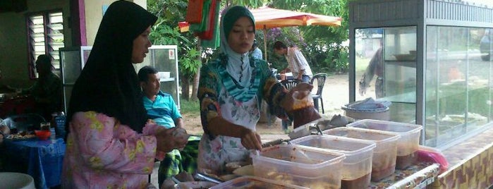 Kedai Makan Fatin is one of Favorite Food.