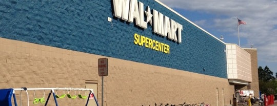Walmart Supercenter is one of Posti che sono piaciuti a Jeanene.