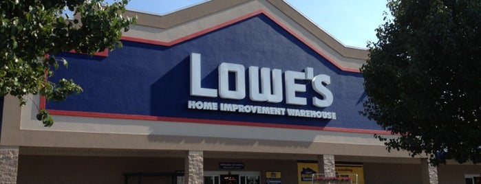 Lowe's is one of Tempat yang Disimpan Rob.