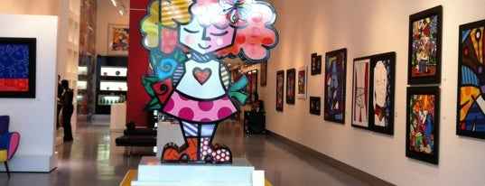 Romero Britto is one of Orte, die Masse gefallen.