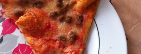 Tony's Pizza is one of Kimmieさんの保存済みスポット.