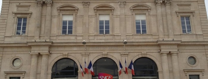 Gare SNCF de Reims is one of สถานที่ที่ Ana Beatriz ถูกใจ.