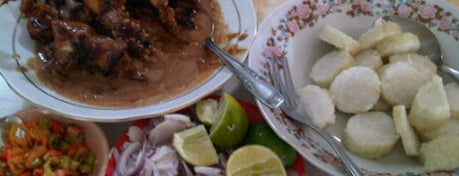 Sate Ayam Podomoro is one of Kuliner.