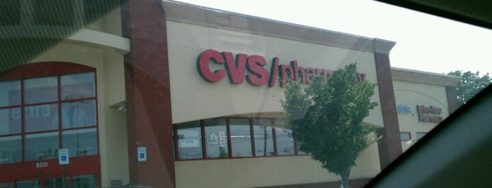 CVS pharmacy is one of Lugares favoritos de Mary.