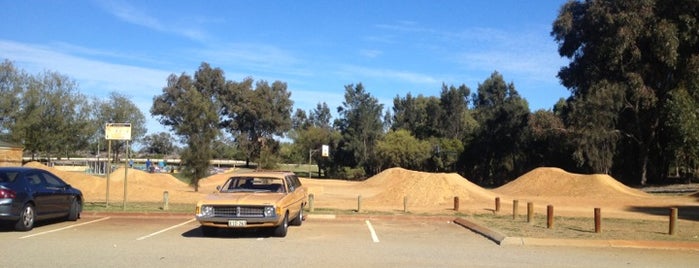 Altone Park Recreation Centre is one of Lugares favoritos de Priscilla.