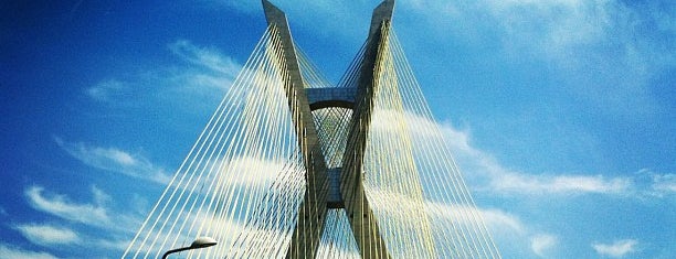 Ponte Octávio Frias de Oliveira (Ponte Estaiada) is one of Em São Paulo.