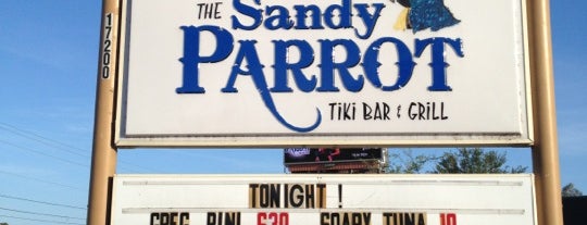 The Sandy Parrot Tiki Bar & Grill is one of Lieux qui ont plu à Barbara.